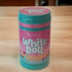 Complètement alimentaire White doll